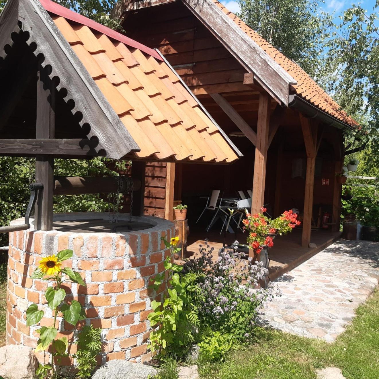 Domek W Kwiatach Zyndaki Dış mekan fotoğraf